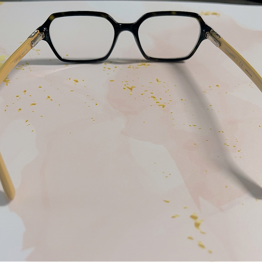Tory Burch eye glasses - Picture 8 of 9